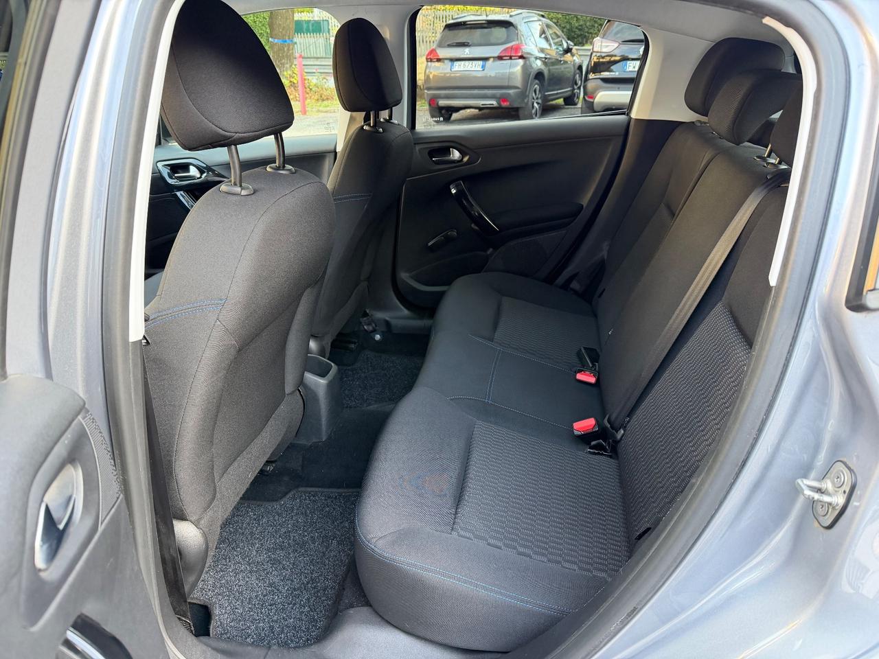Peugeot 208 PureTech 82 5 porte Allure