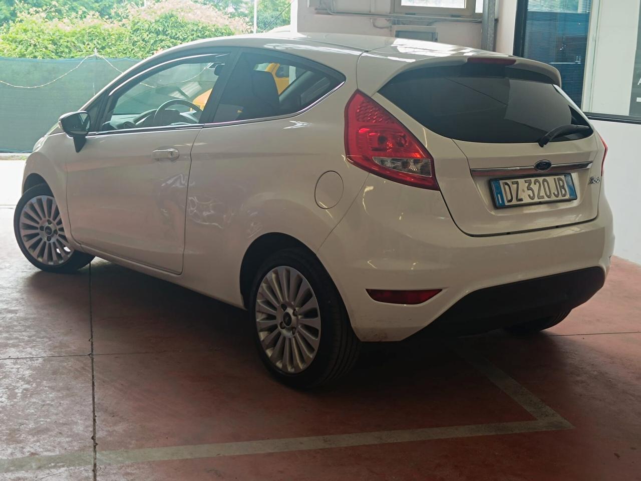 Ford Fiesta 1.4 3 porte GPL Per Neopatentati