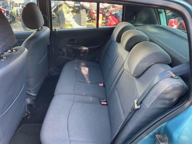 RENAULT Clio 1.2 16V cat 5 porte Confort Authentique