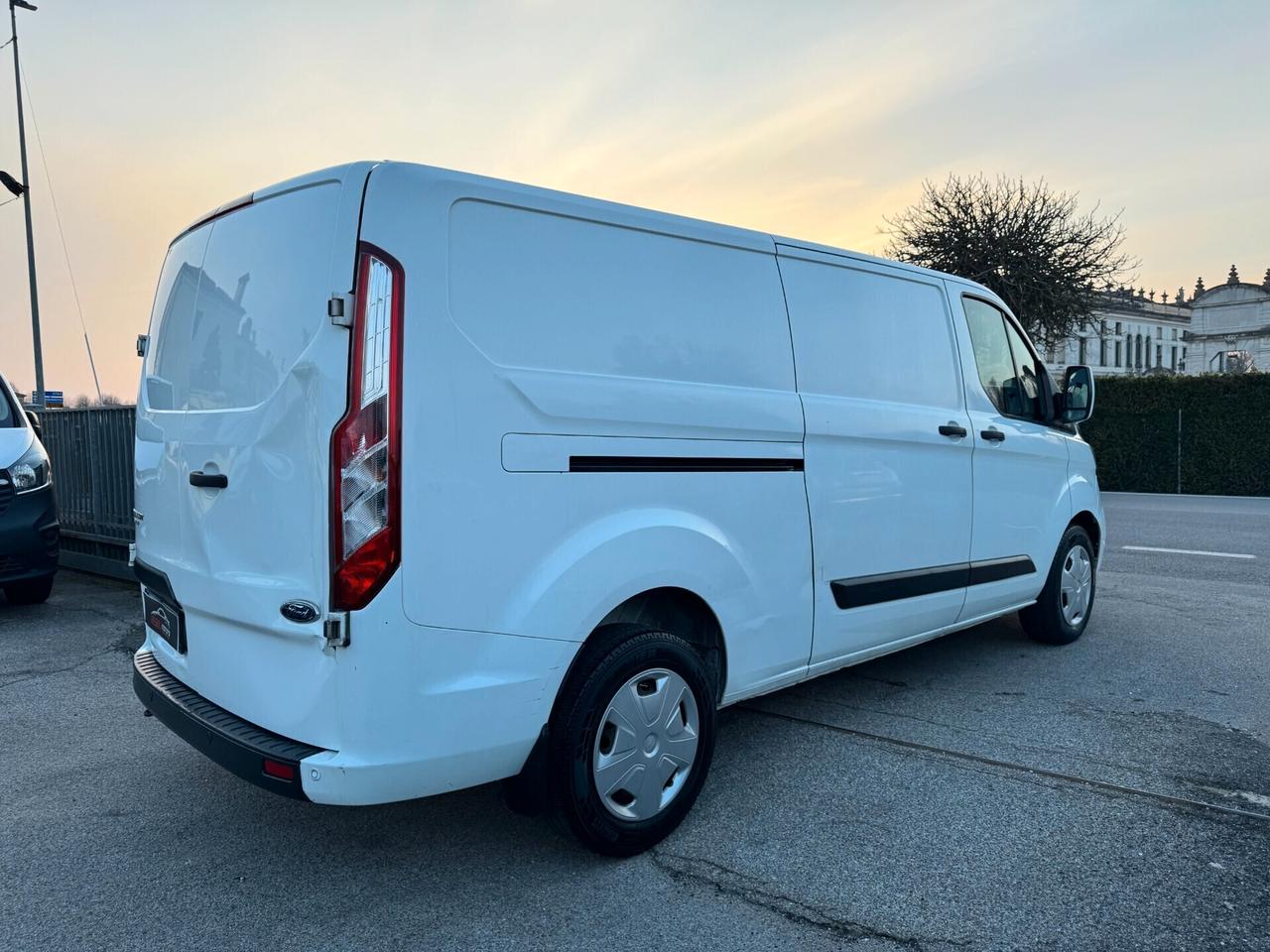Ford Transit Custom 300 2.0 EcoBlue 130 aut. PL Furgone Titanium
