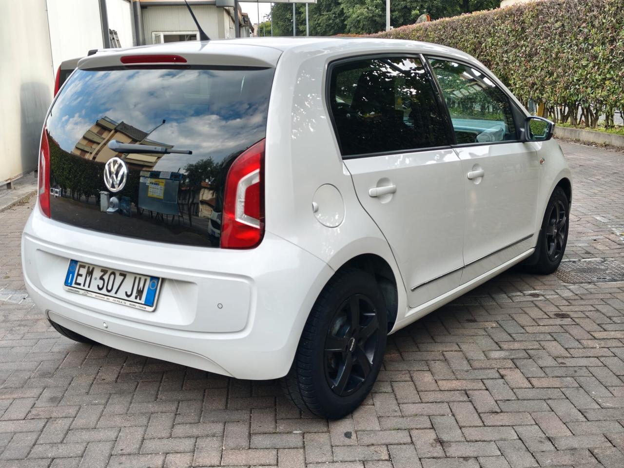 Volkswagen up! 1.0 75 CV 5p. high