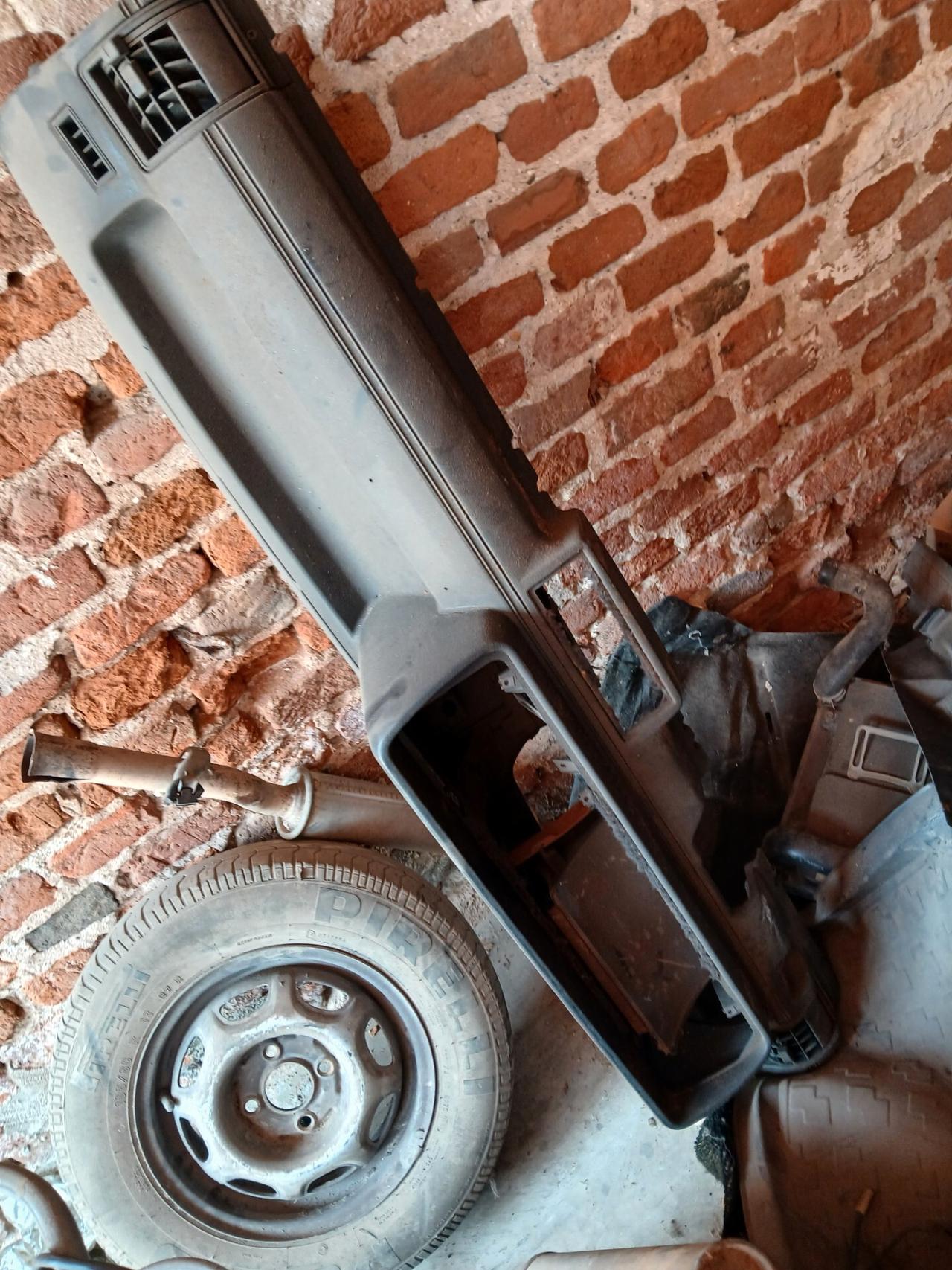 Volkswagen Caddy Motore 1900 turbo vettura da completare