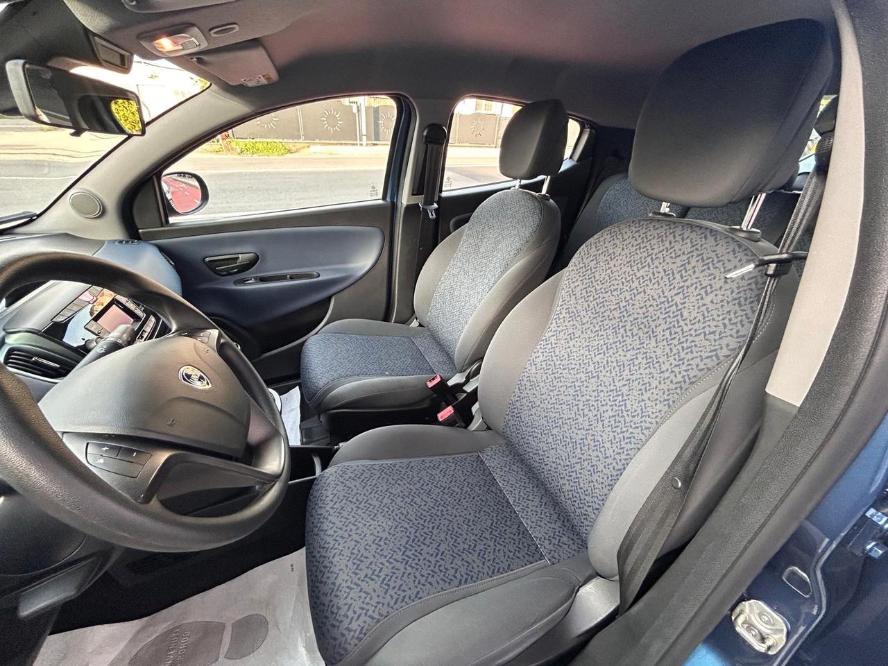 Lancia Ypsilon 1.0 FireFly 5 porte S&S Hybrid Gold