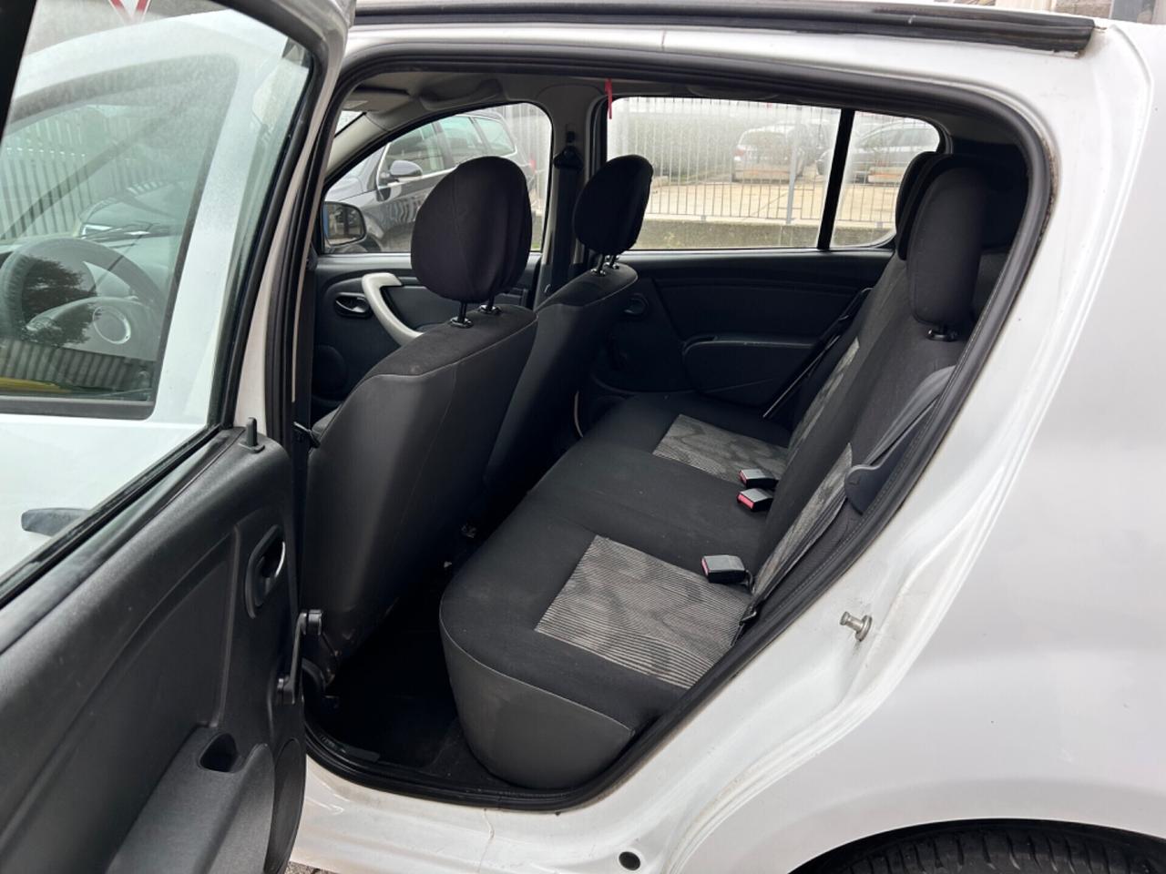 Dacia Sandero 1.6 8V GPL 85CV NEOPATENTATI