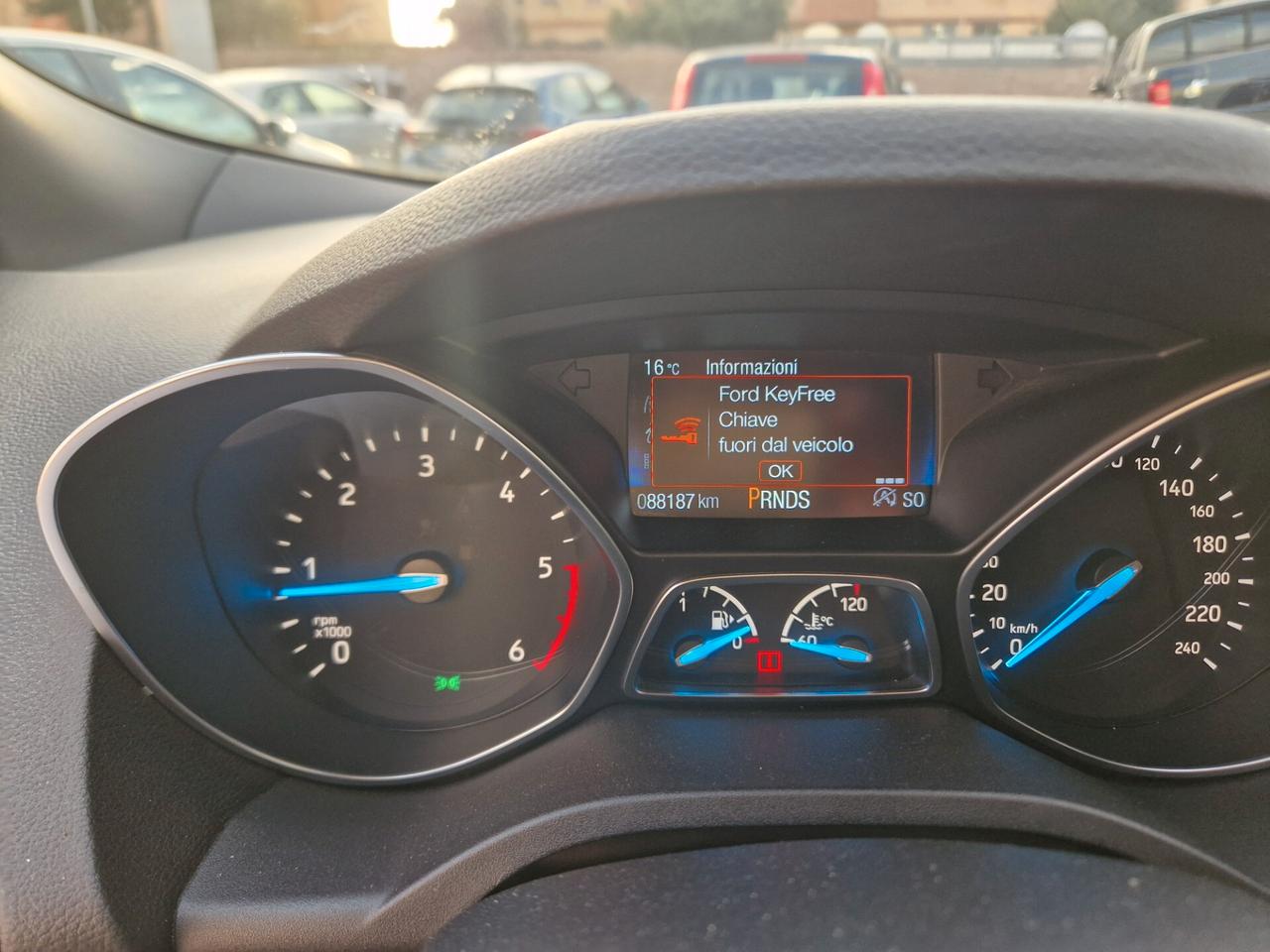 Ford Kuga 2.0 TDCI 180 CV 4WD Powershift ST-Line