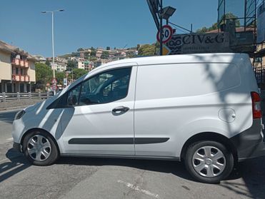 Ford Transit Courier 1.5 TDCi 100CV unico proprietario navigatore