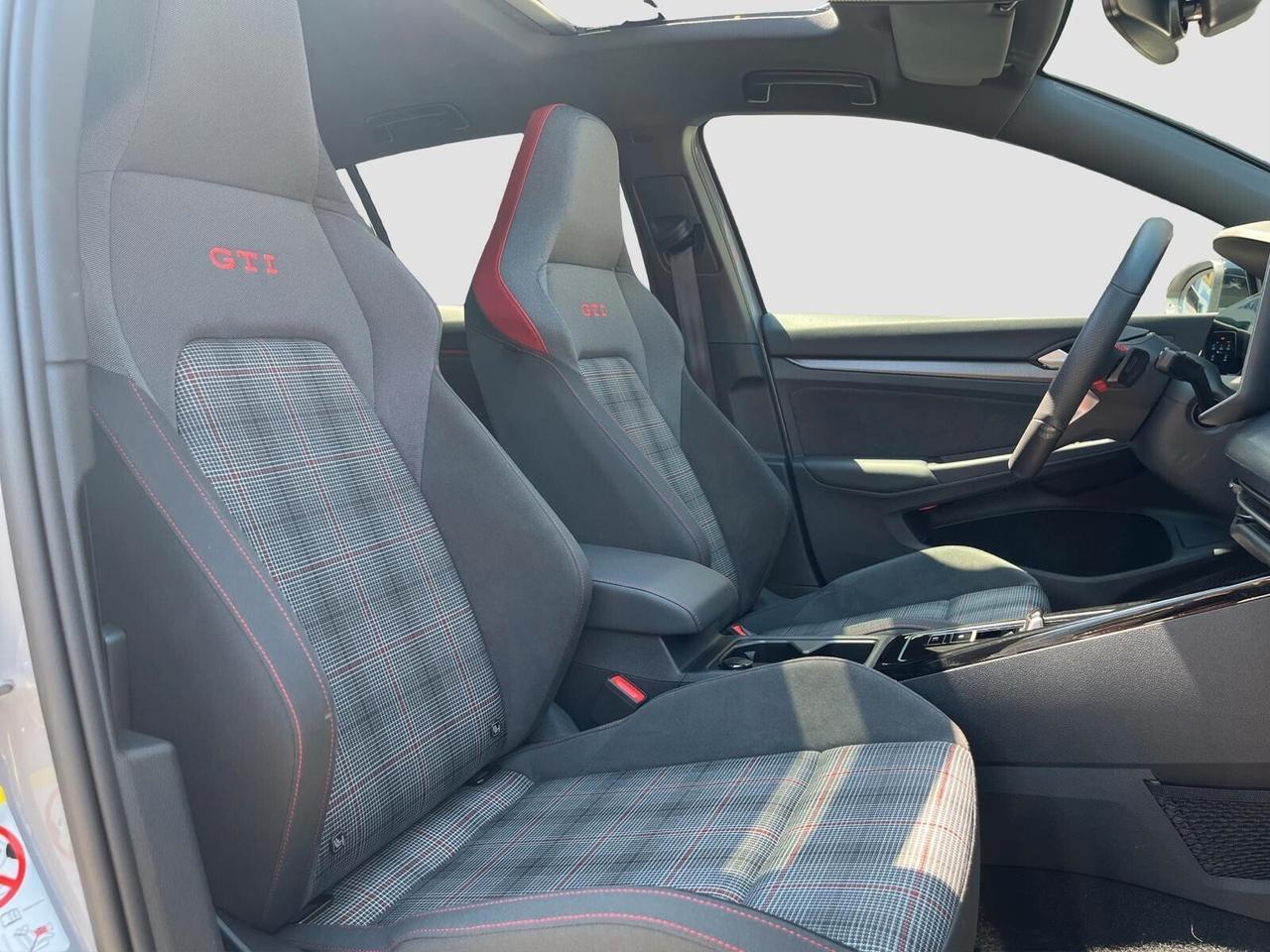Volkswagen Golf GTI 2.0 TSI DSG 265 CV TETTO 2025