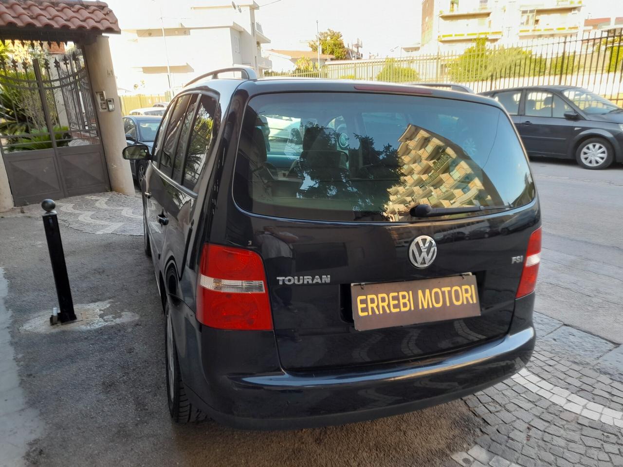Volkswagen Touran 1.6 FSI Highline
