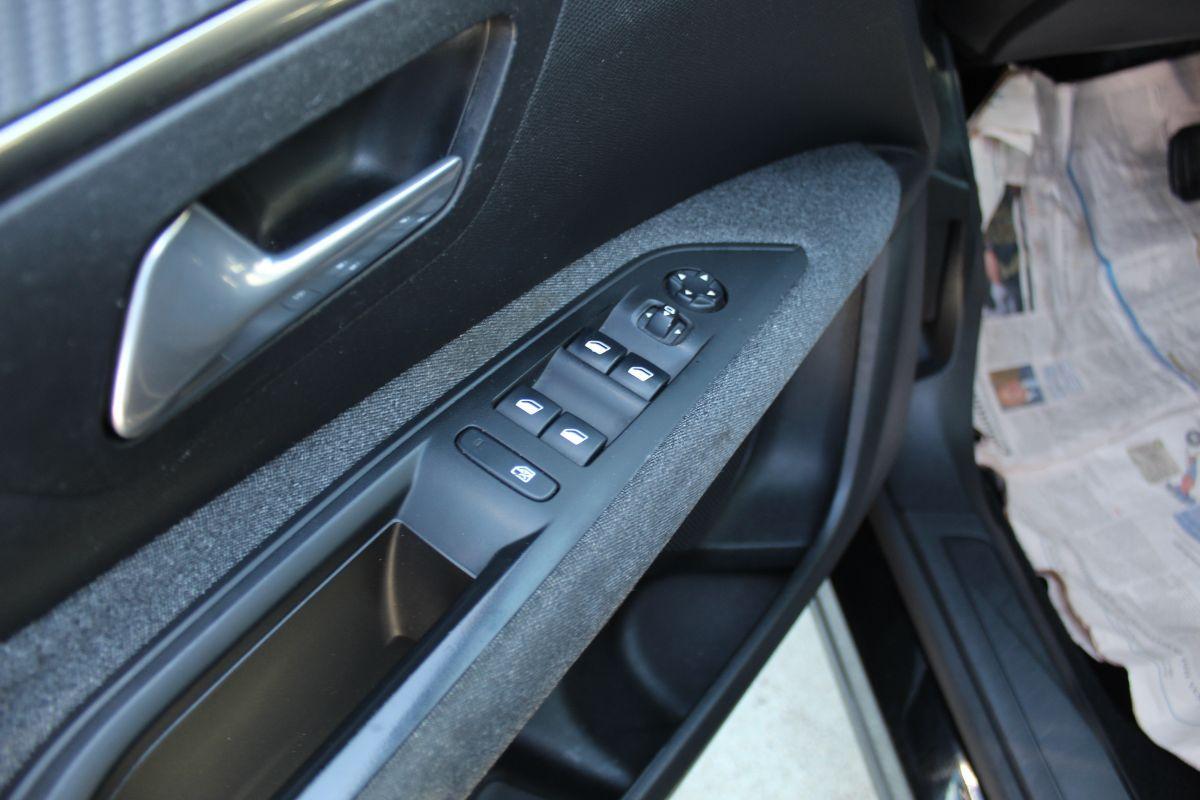 PEUGEOT - 3008 - BlueHDi 130 S&S Allure