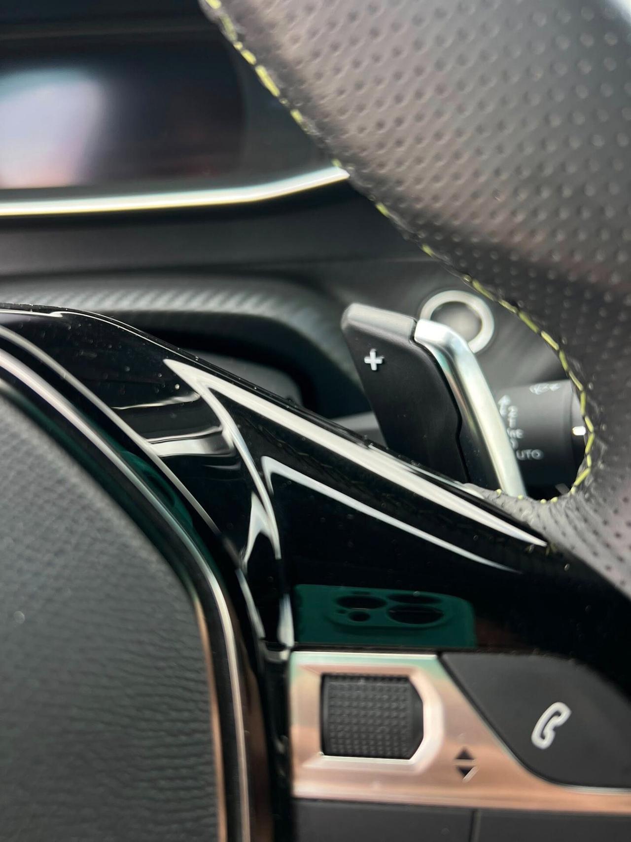 Peugeot 2008 Hybrid 145 e-DCS6 GT