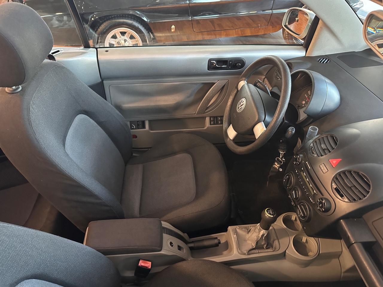 Volkswagen New Beetle 1.6 Cabrio