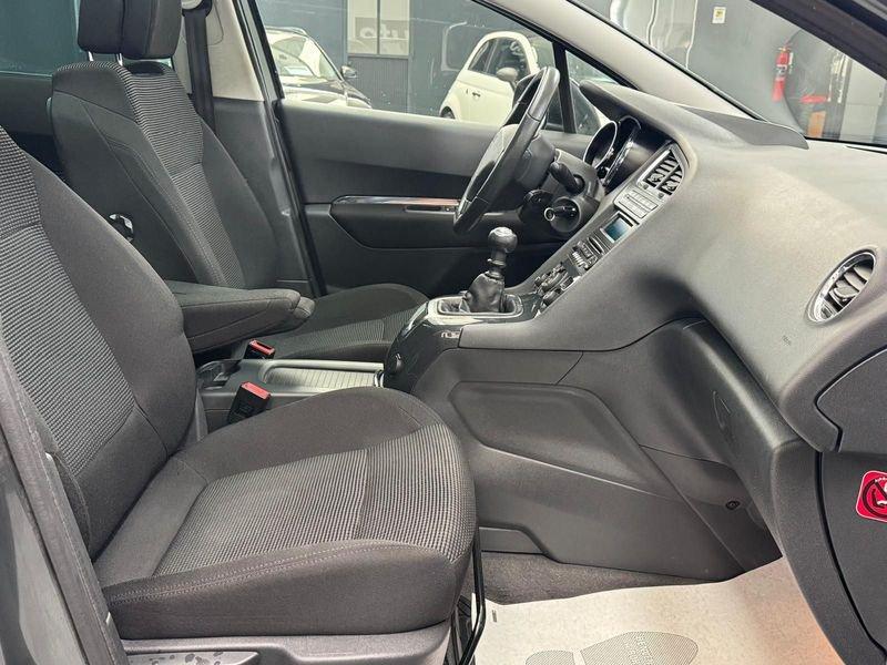 Peugeot 5008 5008 1.6 HDi 112CV Féline