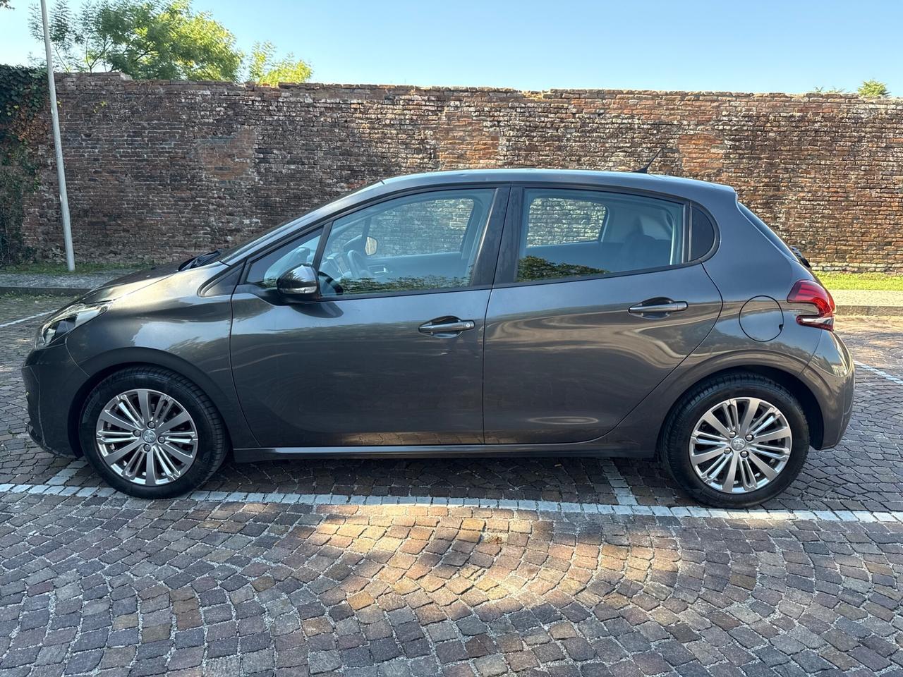 Peugeot 208 BlueHDi 100 S&S 5 porte GT Line