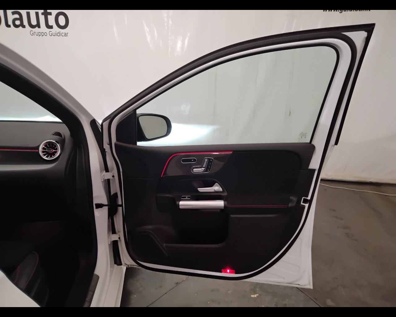 Mercedes-Benz Classe B - W247 2023 - B 250 AMG Line Advanced Plus 4matic auto