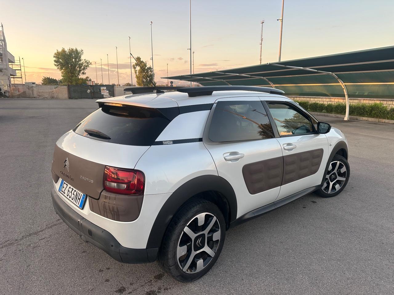 Citroen C4 Cactus BlueHDi 100 Shine