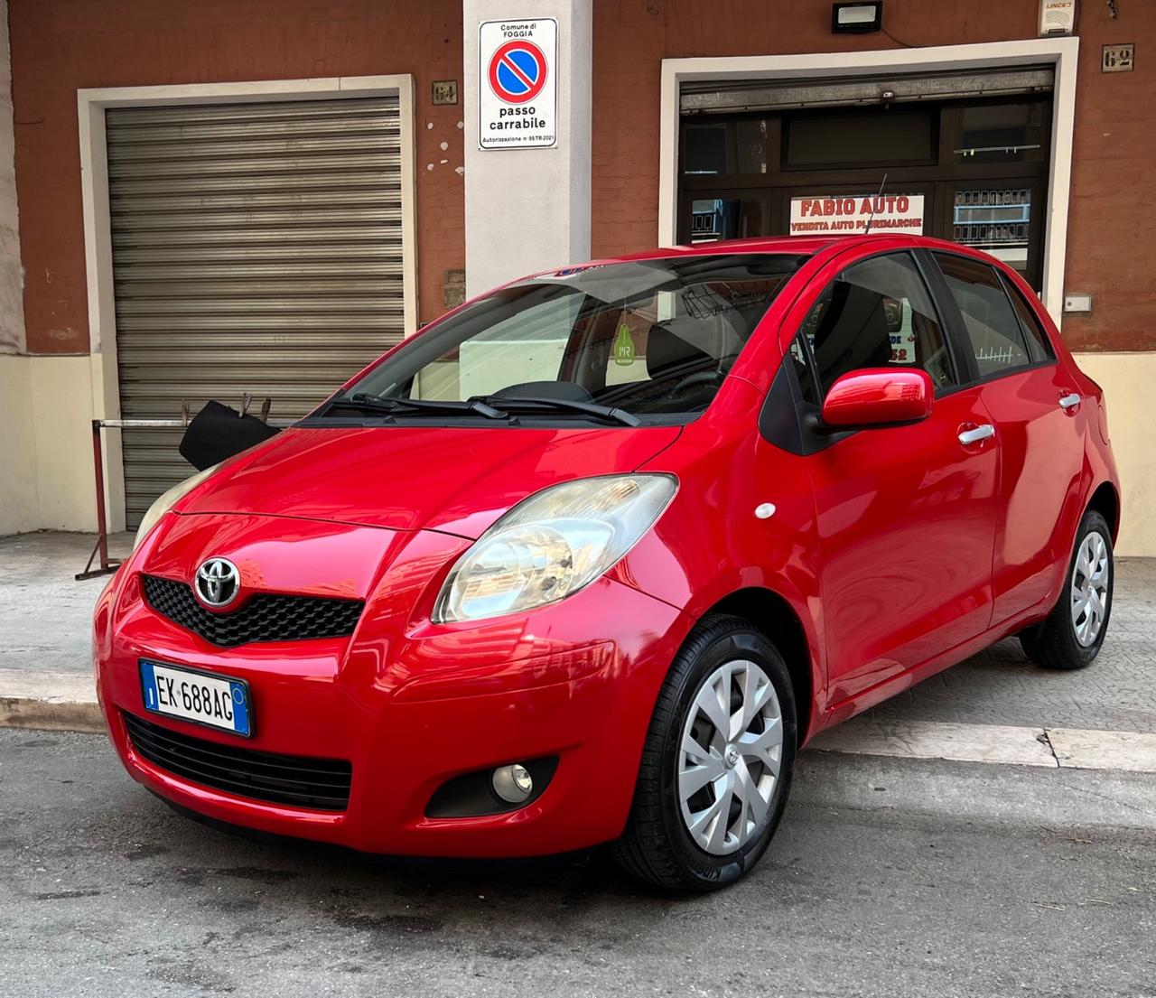 Toyota Yaris 1.0 5 porte Now