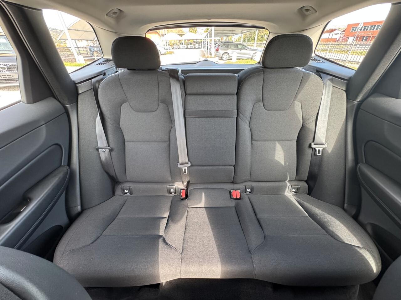 Volvo XC60 B4 AWD (Diesel/Hybrid) Business Plus