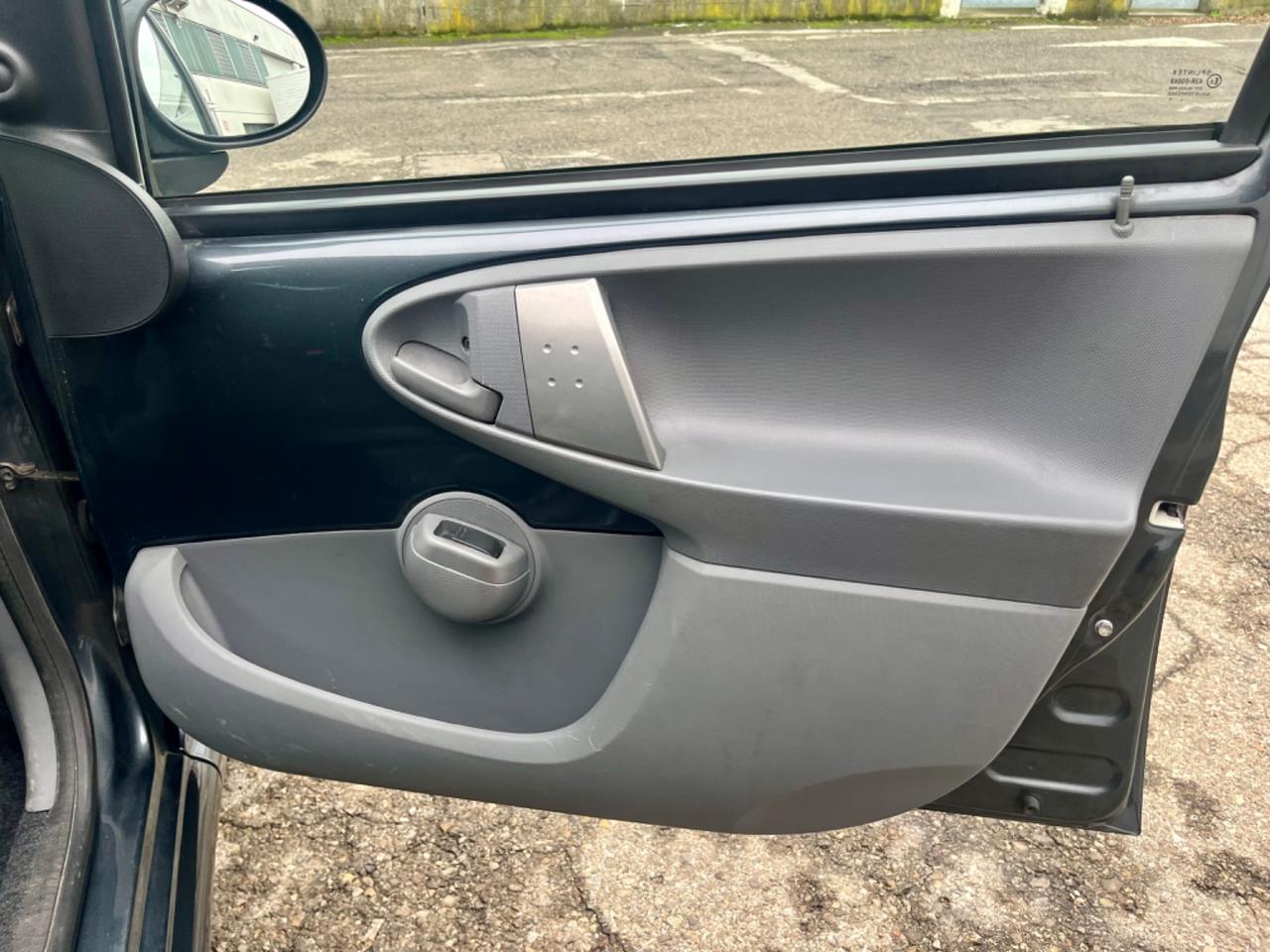 Toyota Aygo 1.0benz 2011 141.000km perfetta per neopatentati