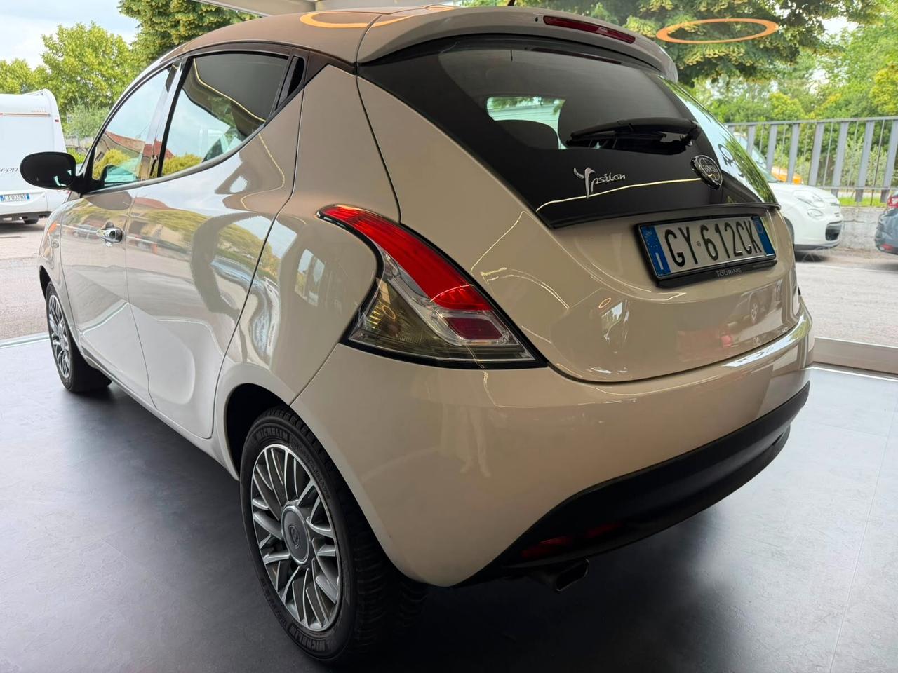 Lancia Ypsilon 1.2 69 CV 5 porte S&S Gold