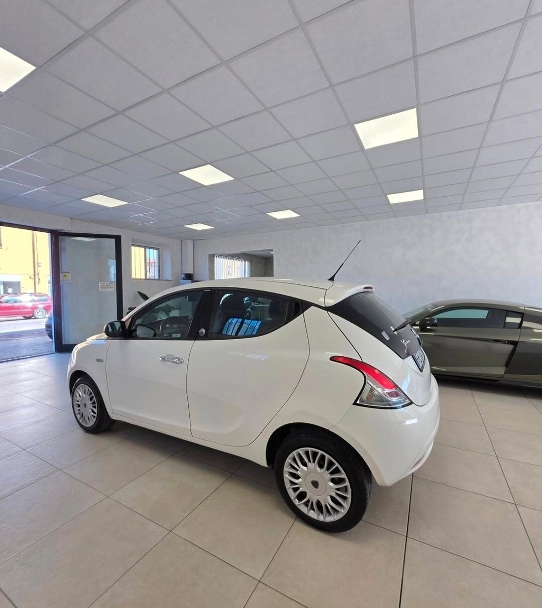 Lancia Ypsilon 1.2 69 CV 5 porte GPL Ecochic Gold