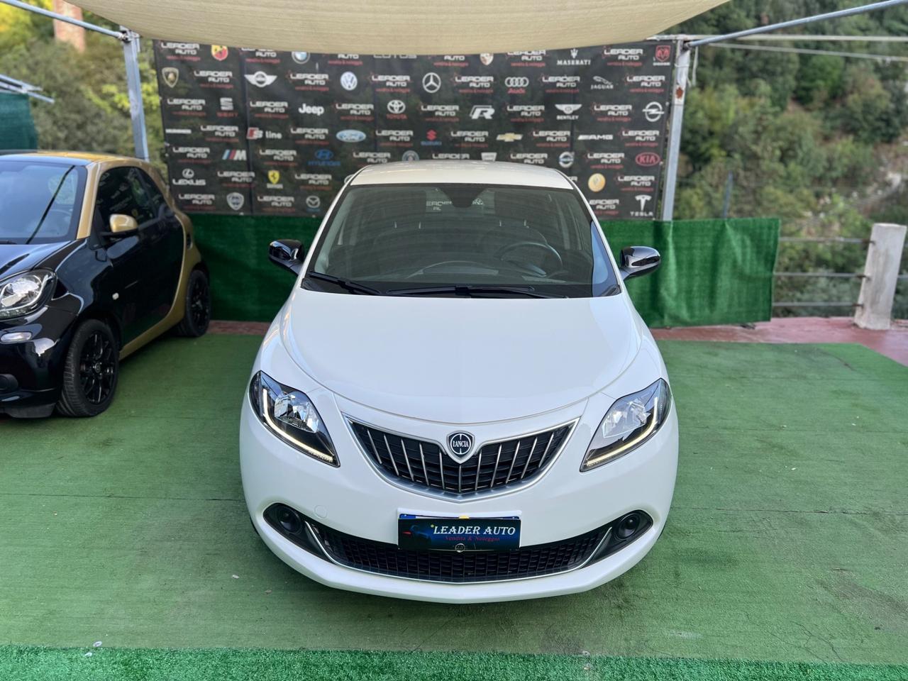 Lancia Ypsilon 1.0 FireFly 5 porte S&S Hybrid Silver