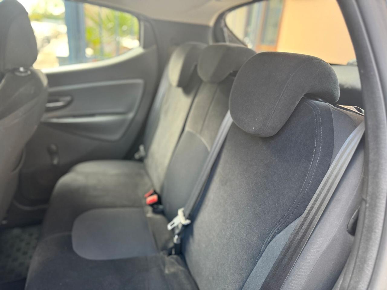 Lancia Ypsilon 0.9 TwinAir 85 CV 5 porte S&S Gold