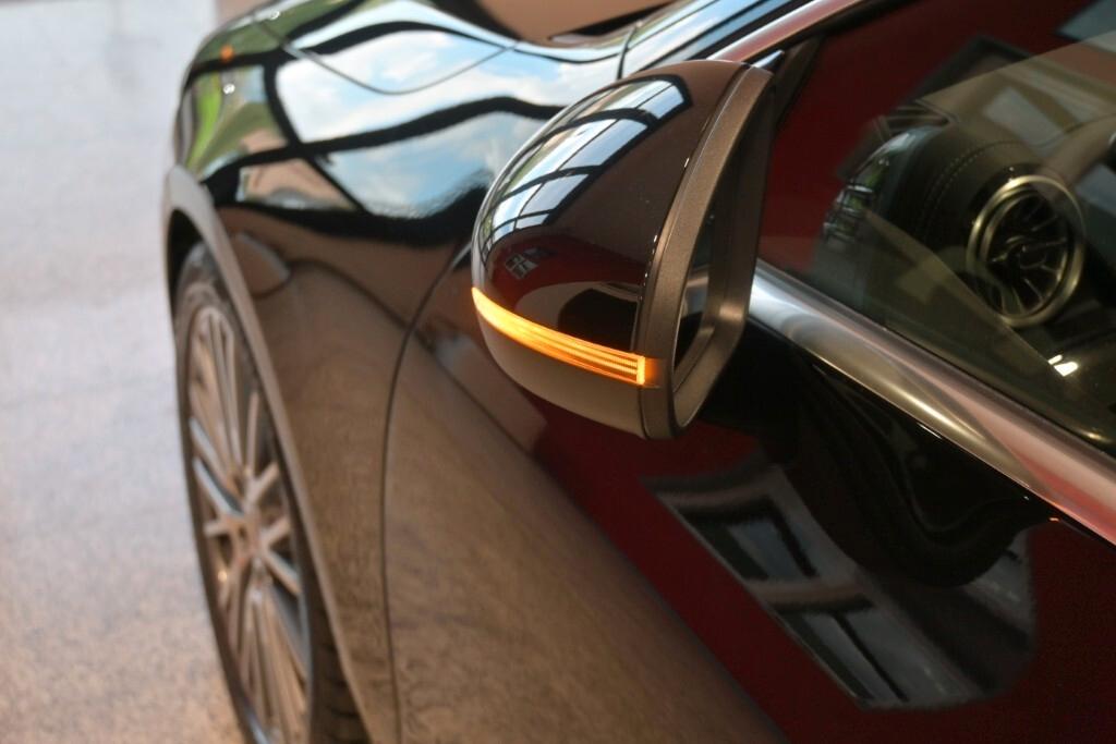 MERCEDES-BENZ CLA SHOOTING BRAKE 180D 115CV AUTOMATIC BUSINESS SOLUTION ( FARI LED - PELLE - AMBIENT LIGHTS - CRUISE - NAVI PREMIUM - PARK ASSIST - CERCHI 18 )