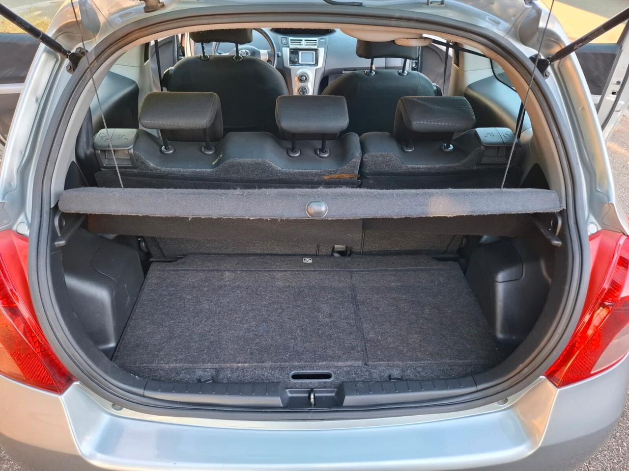 Toyota Yaris 1.0 3 porte 09 SOLO 116.000 KM Navigatore