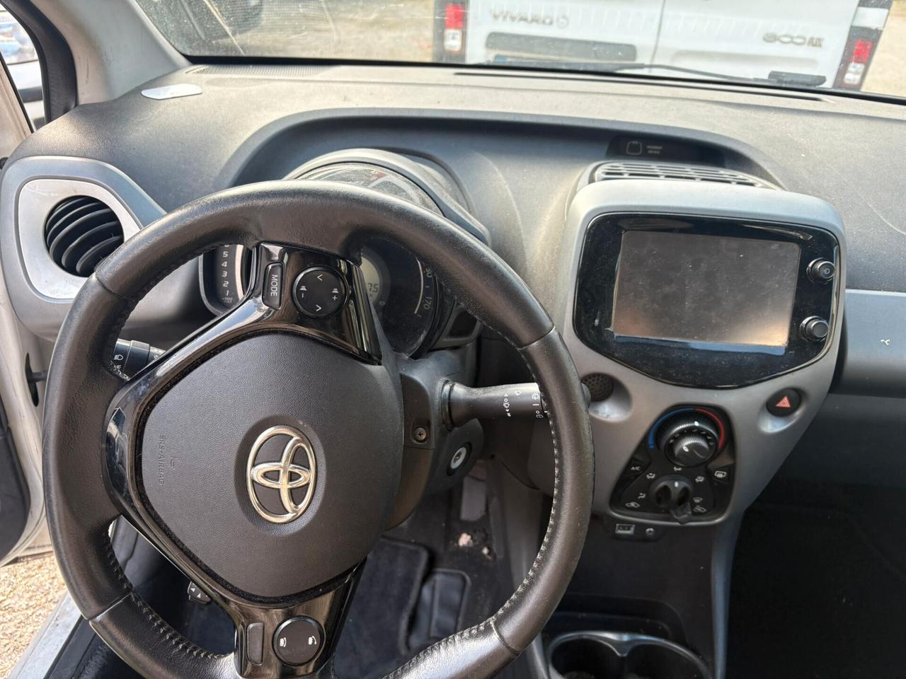 Toyota Aygo 1.0 VVT-i x-business