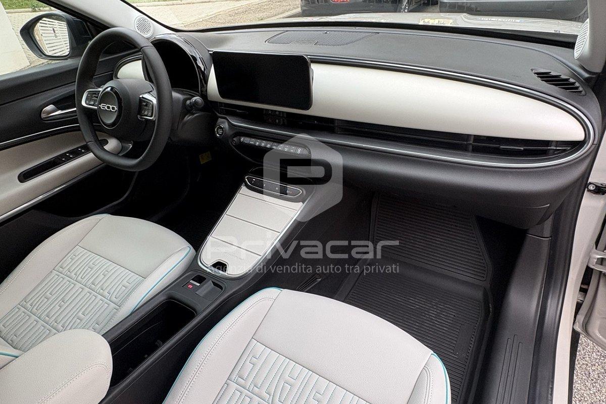 FIAT 600 Hybrid 145 CV DCT MHEV La Prima