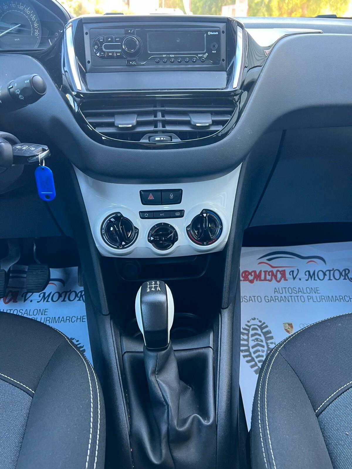 Peugeot 208 PURE TECH LIKE