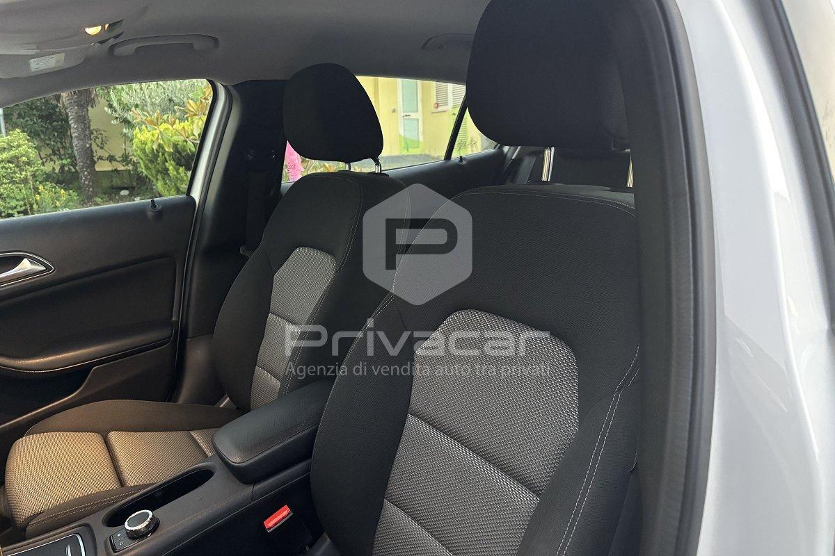 MERCEDES GLA 200 d Automatic Business