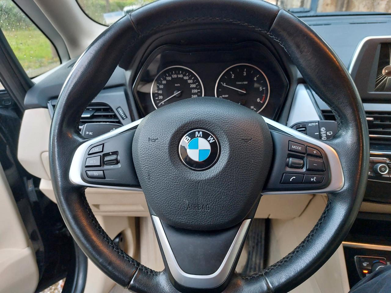 BMW Serie 2 Act. Tourer 216d Advant. Automat.-2015