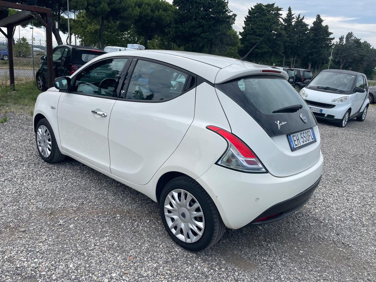 Lancia Ypsilon 1.2 69 CV 5 porte S&S Platinum
