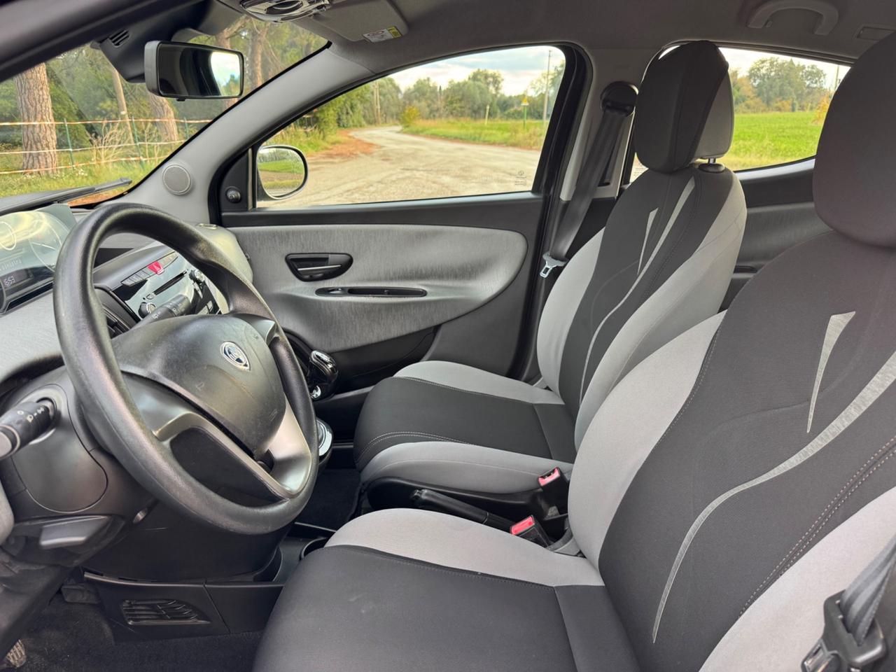 Lancia Ypsilon 1.2 69 CV 5 porte Elefantino