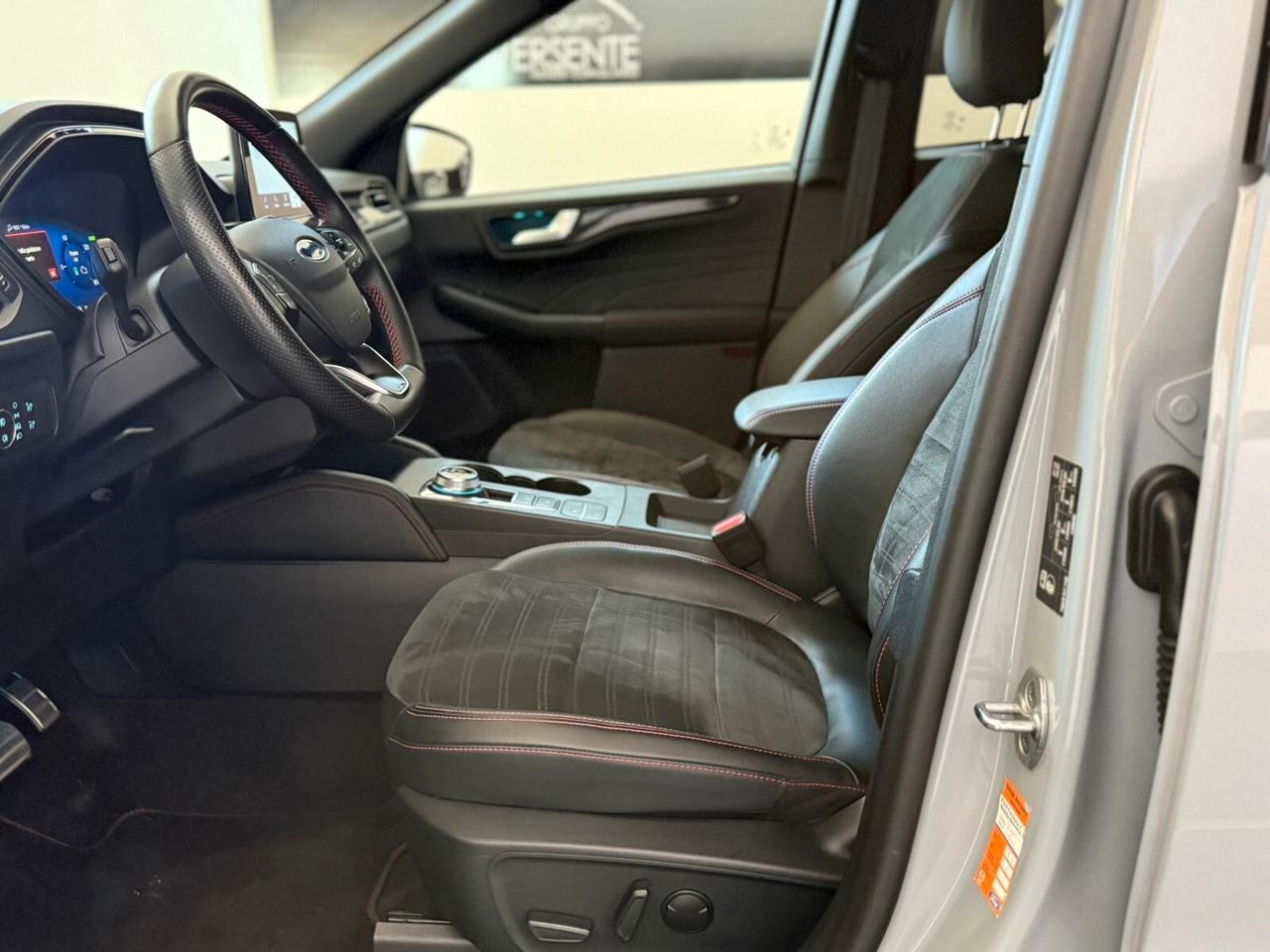 Ford Kuga 2.5 Full Hybrid 190 CV CVT 2WD Graphite Tech Edition