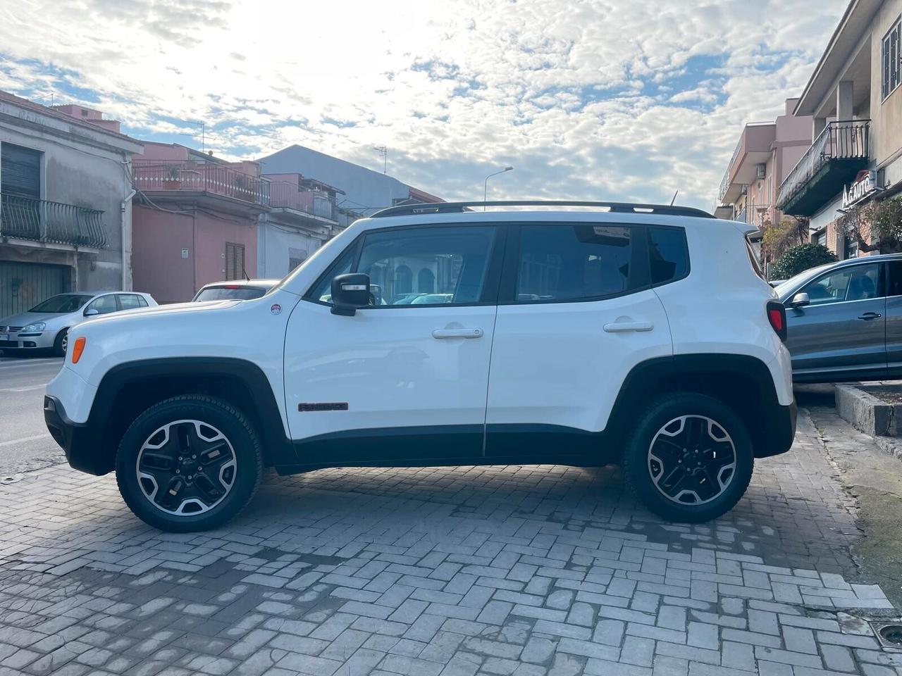 Jeep Renegade 2.0 Mjt 170CV 4WD Active Drive Low Trailhawk