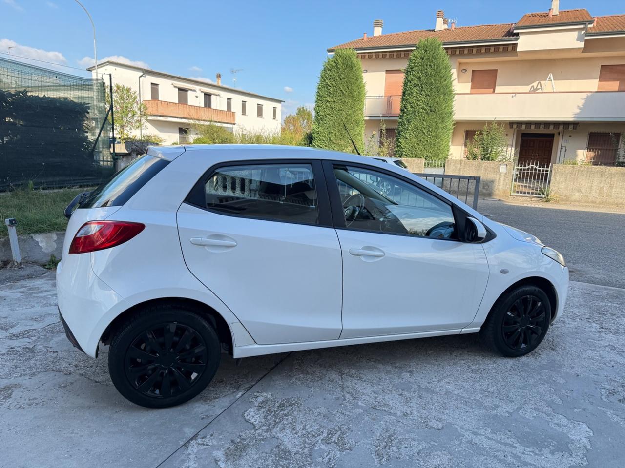 Mazda 2 1.3 Benzina 75CV 5p. 2010 Neopatentati
