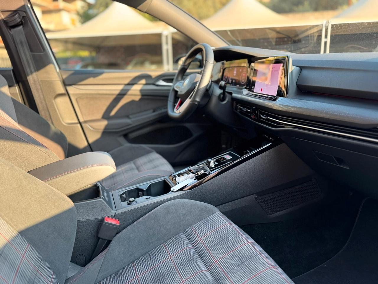 Volkswagen Golf GTI 2.0 TSI DSG