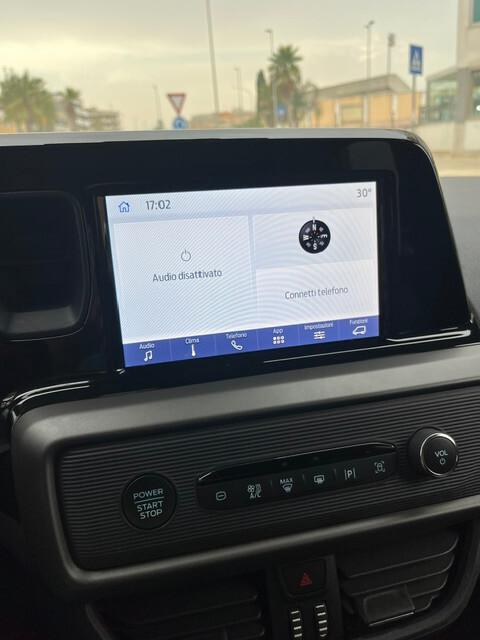Ford Tourneo Courier 1.0 EcoBoost Powershift Titanium
