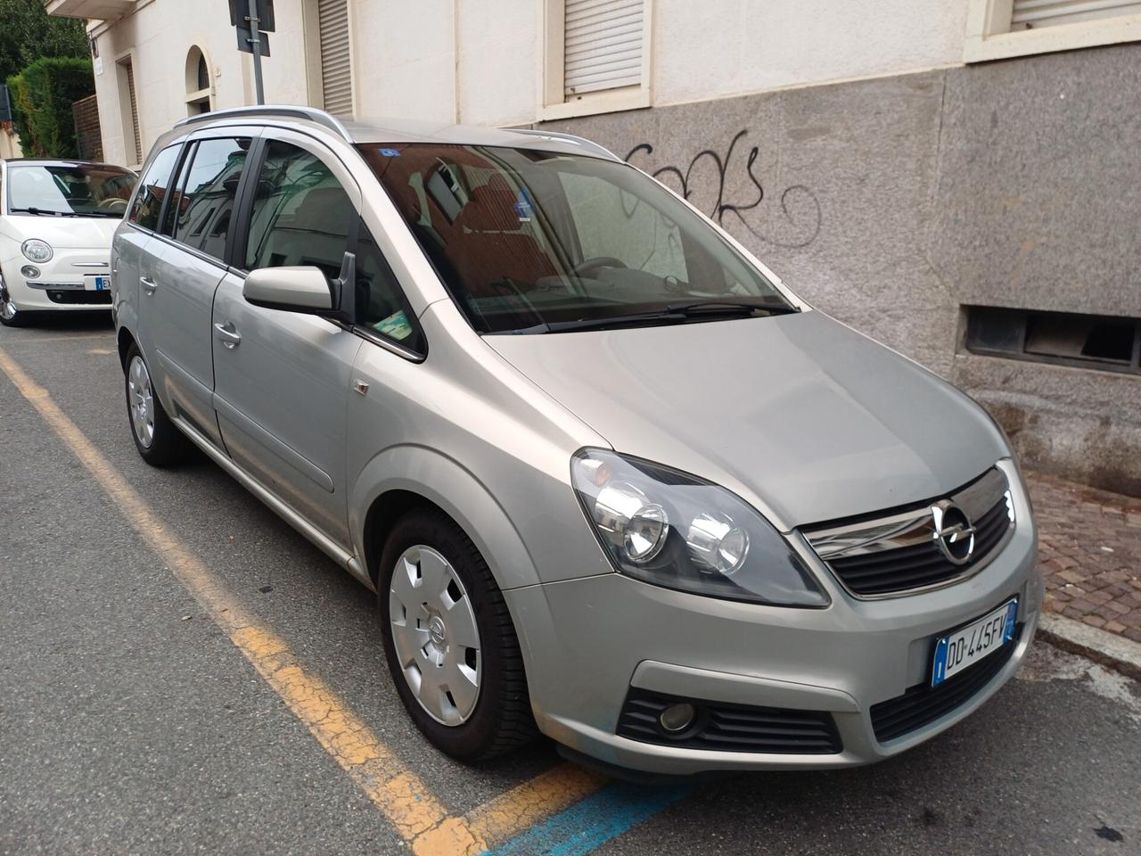 Opel Zafira 1.9 7 POSTI
