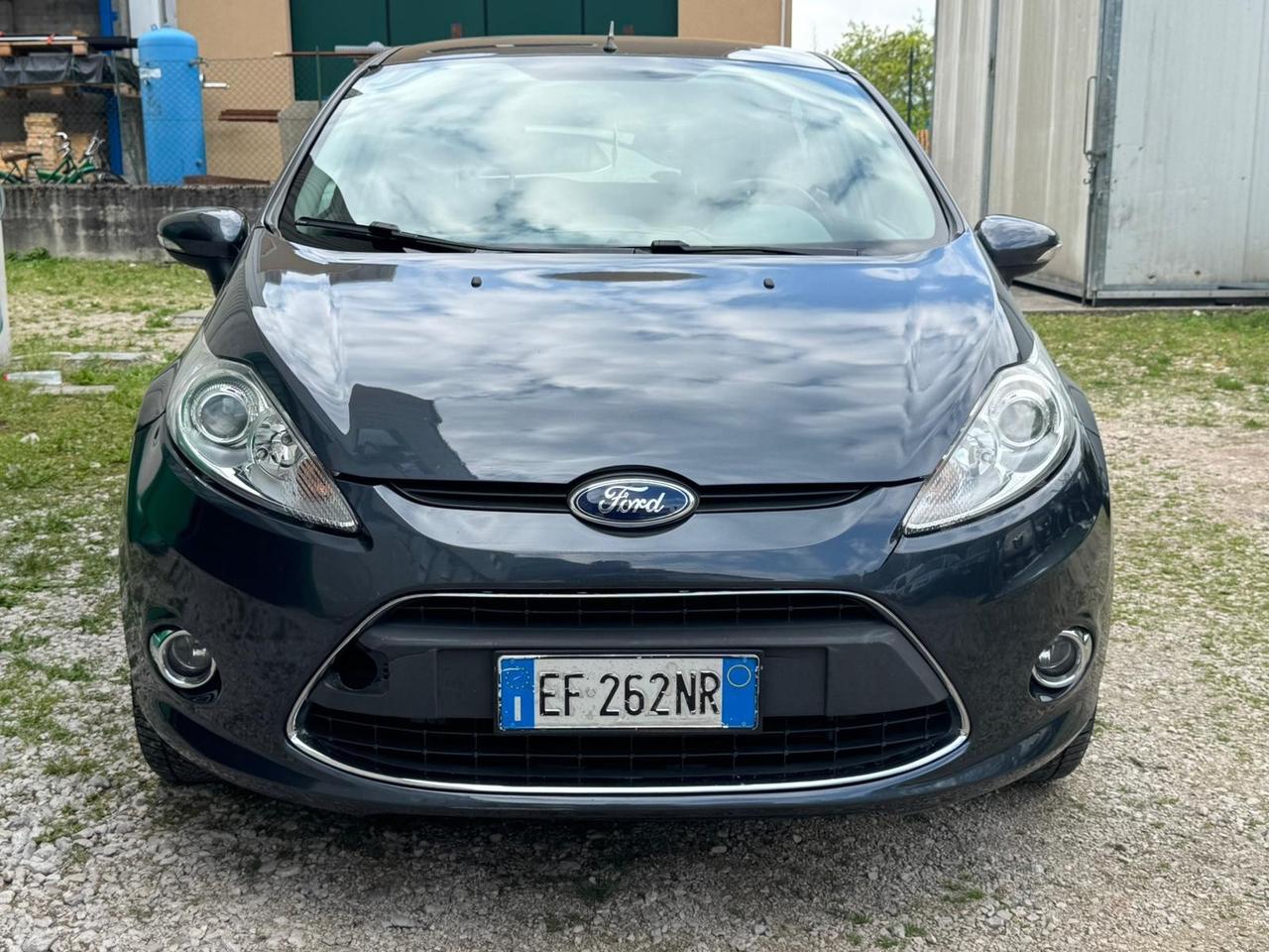 Ford Fiesta 1.4 TDCi 70CV 5 porte Titanium NEOPATENTATI