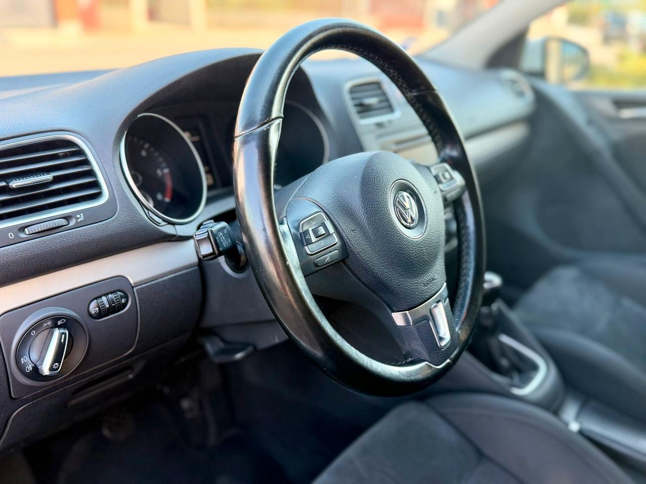 Volkswagen Golf 1.6 TDI DPF 5p. Highline