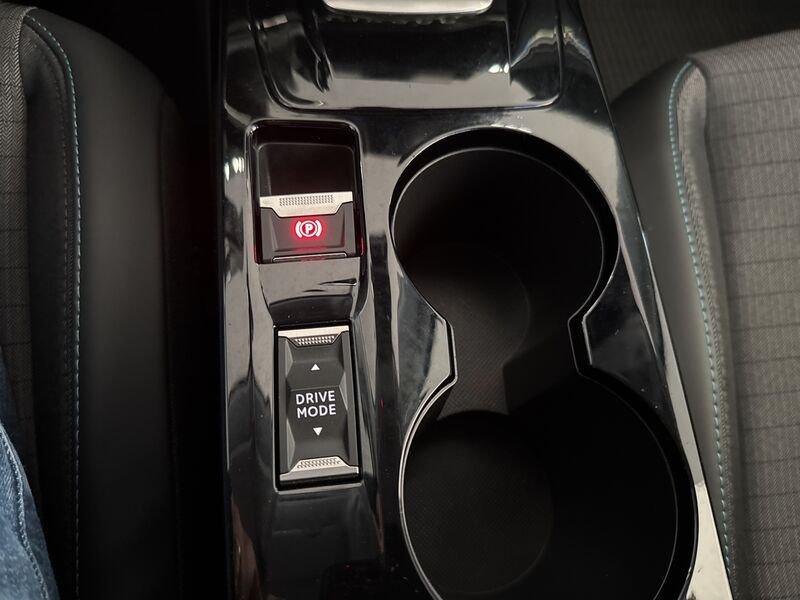 Peugeot 208 motore elettrico 136 CV 5 porte Allure
