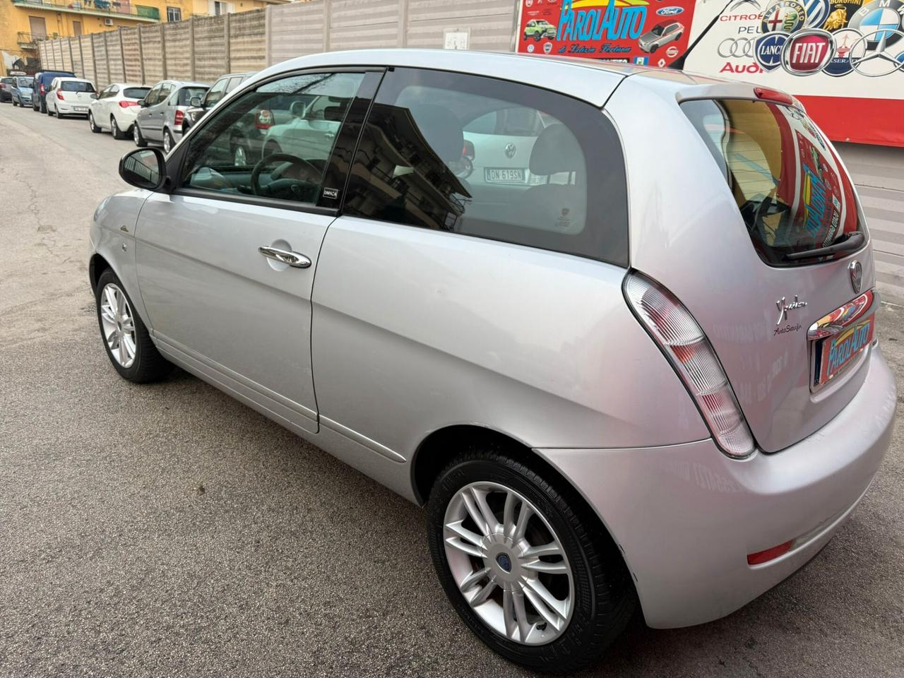 Lancia Ypsilon 1.2 69cv Unyca - 2012