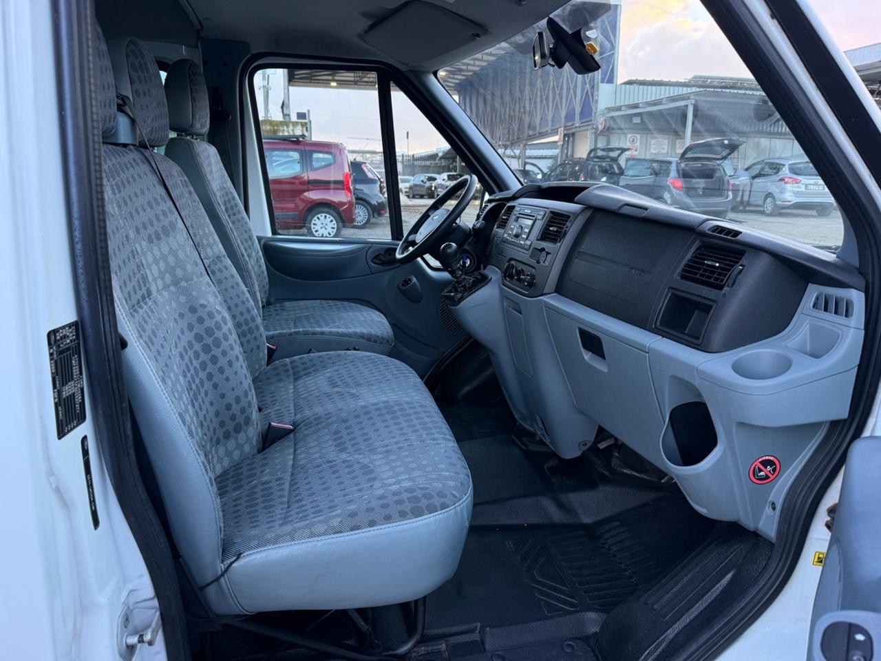 Ford Transit 2.2 Diesel 9 Posti passo lungo tetto alto