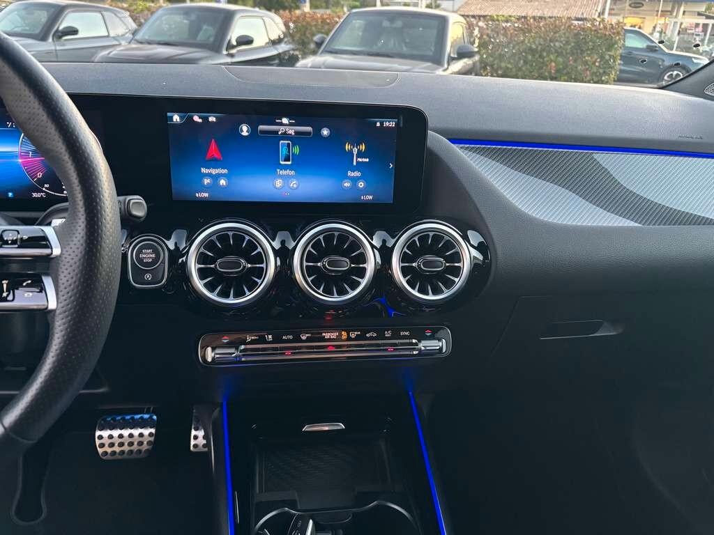 Mercedes GLA 200 d Automatic AMG Line Premium Plus 2024 / KM 13.000 IVA ESPOSTA Tua a solo 399 Euro al mese