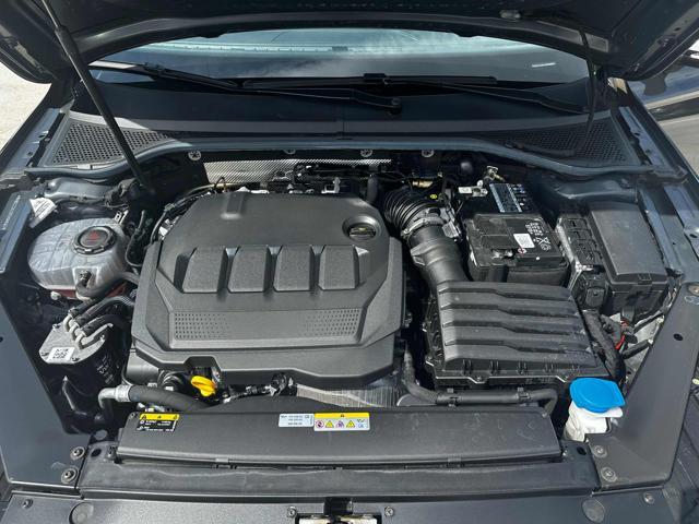 VOLKSWAGEN Passat Variant 2.0 TDI SCR EVO Business "PARI AL NUOVO"