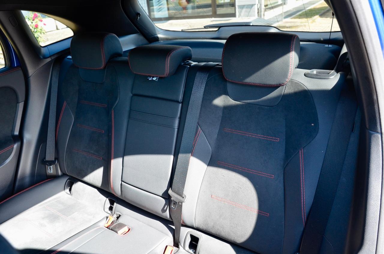 MERCEDES-BENZ EQA 250 PREMIUM AMG LINE 190cv, UNICO UTILIZZATORE, UFF ITALIANA, GARANZIA UFF MERCEDES, FULL LED, RETRO 360°, PERMUTE