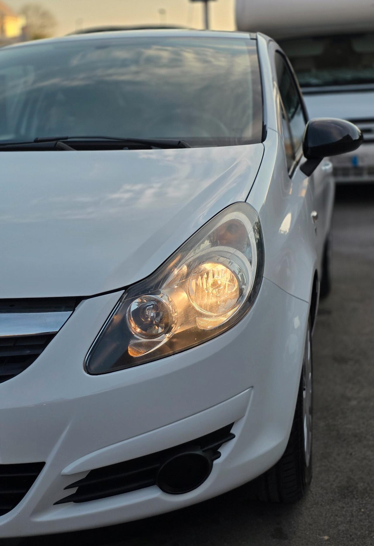 Opel Corsa 1.2 80CV 3 porte GPL-TECH Edition
